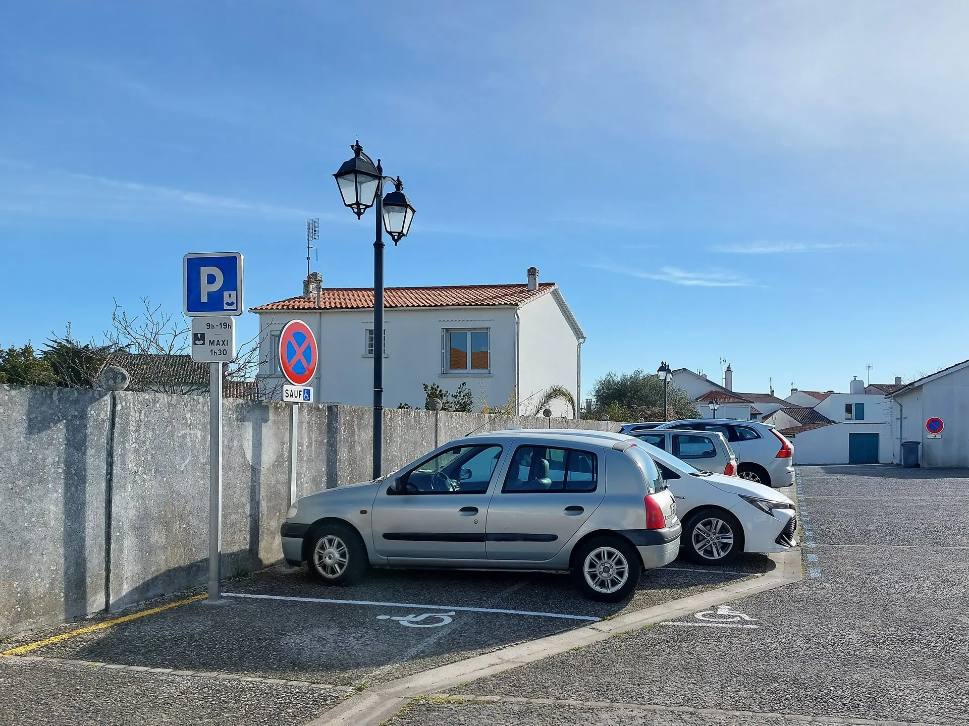 Parking rue Comte d'Hastrel