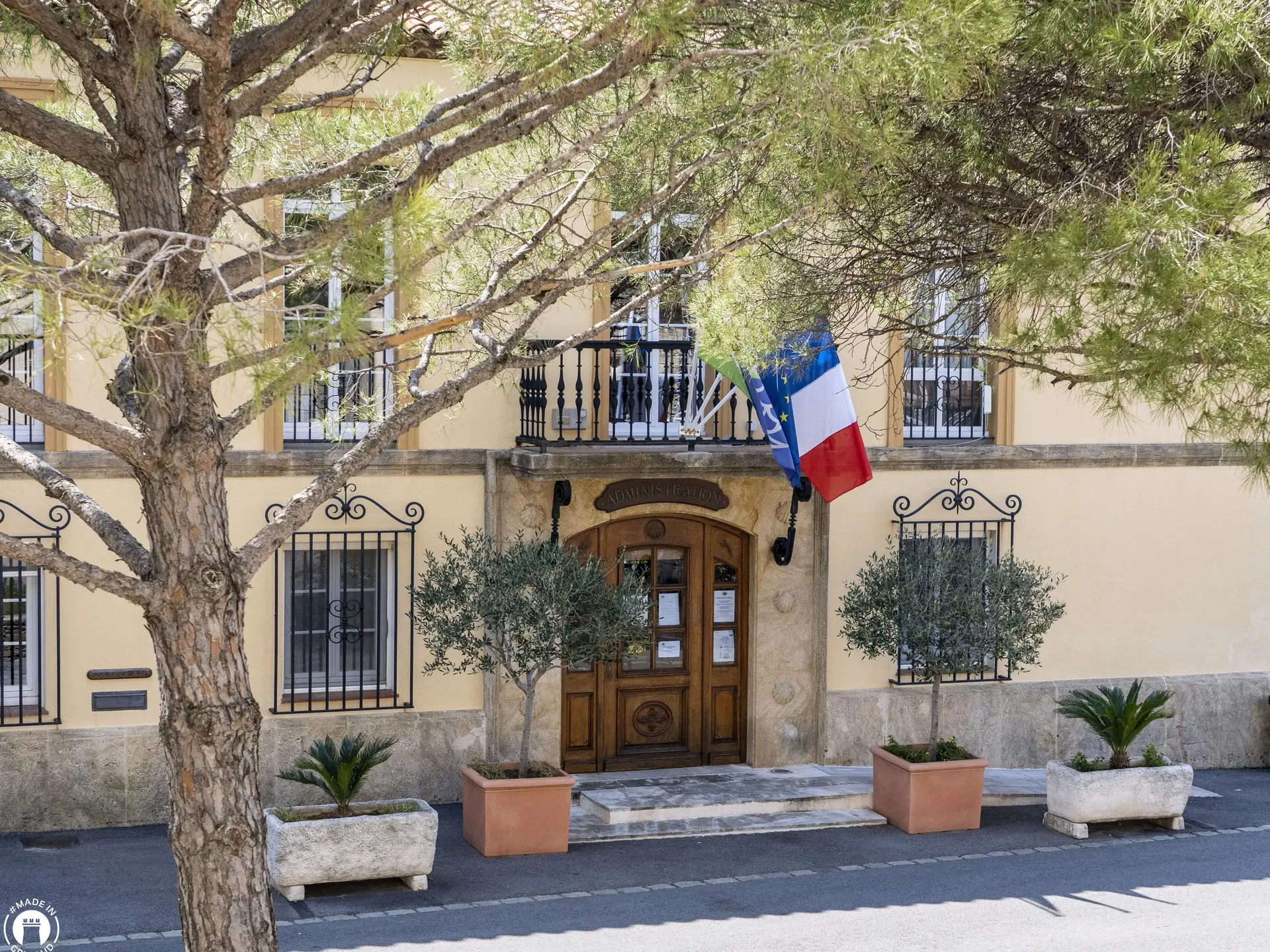 Administration de Port Grimaud 1