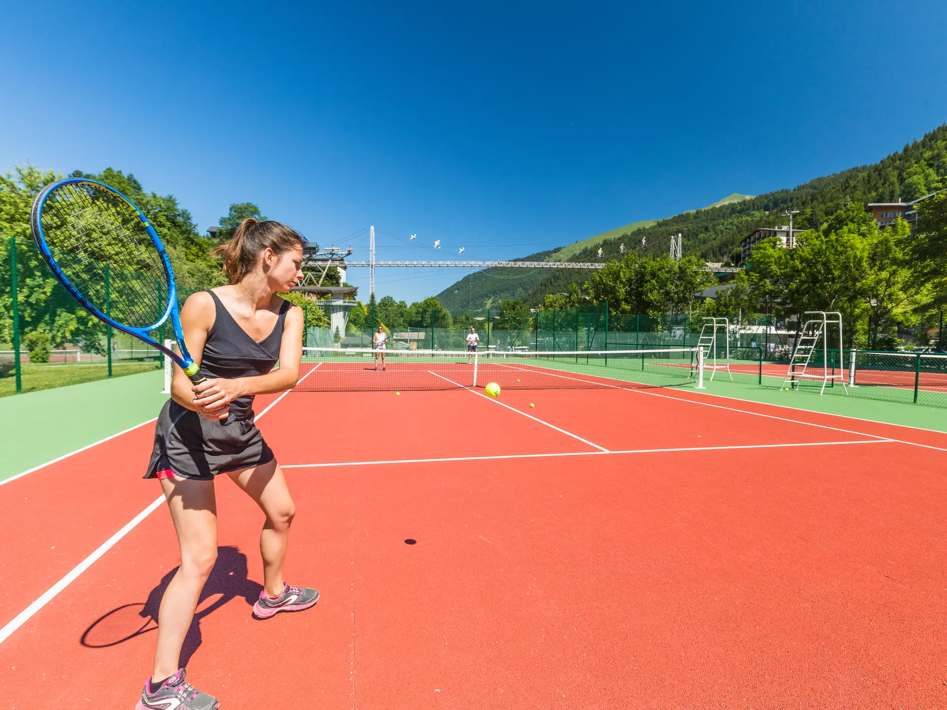 Tennis courses