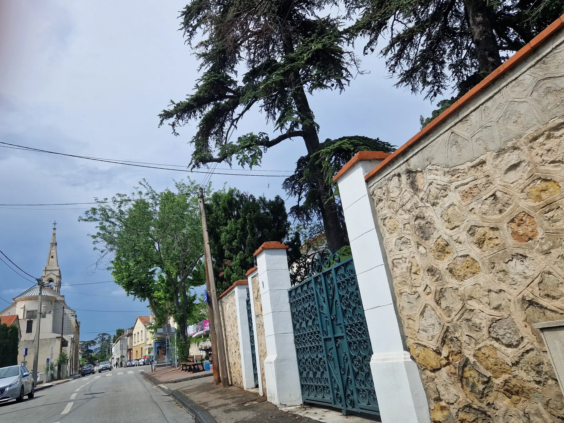 rue principale du quartier