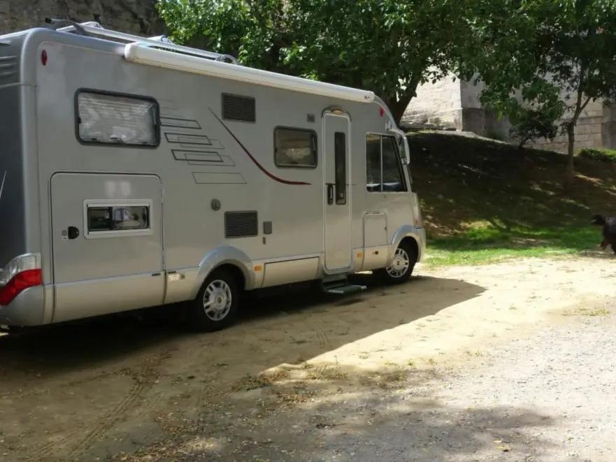 Aire de stationnement de camping-car Maubec