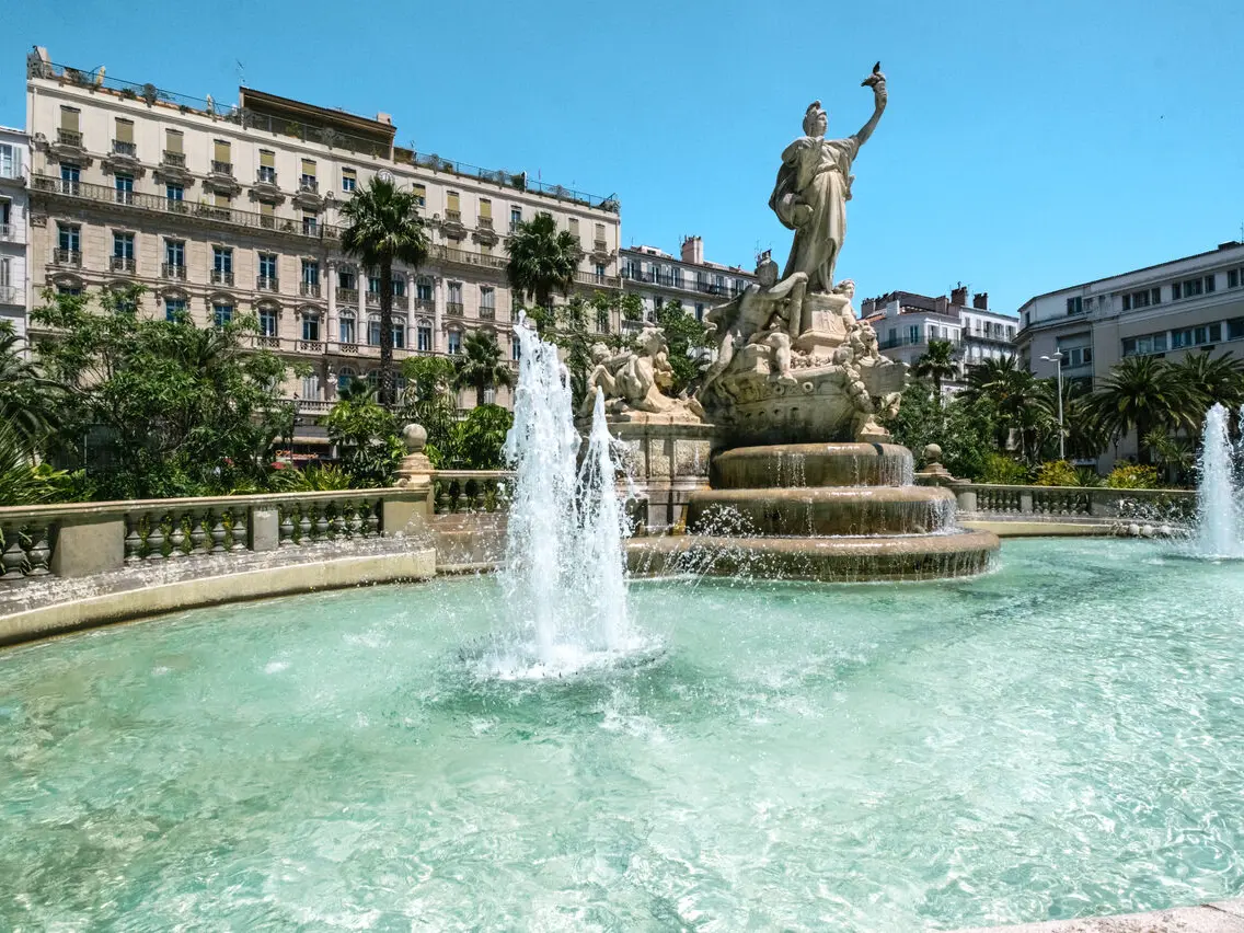 Fontaine de la Fédération, place de la Liberté