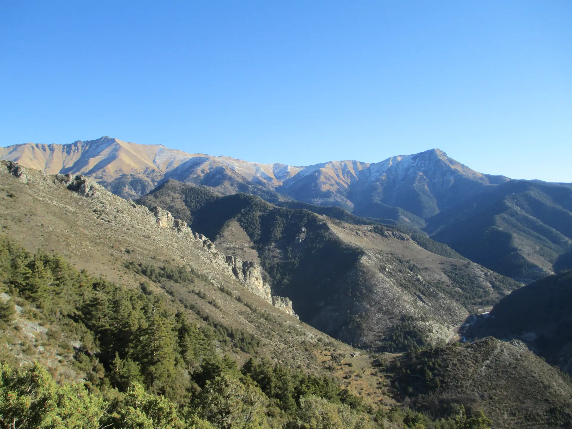 vue sur le mont saccarello et les frashes