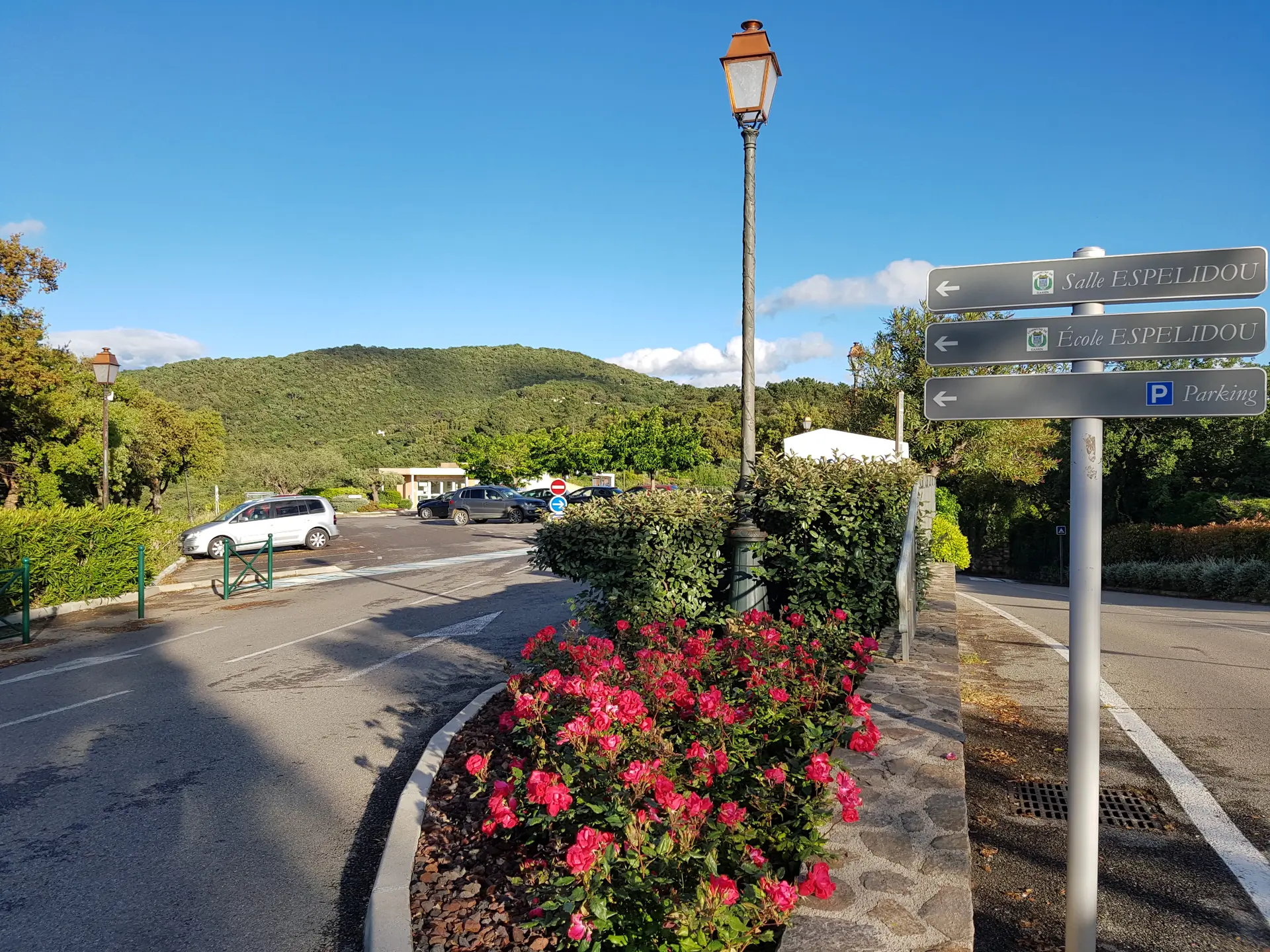 Parking de l'Espélidou à Gassin