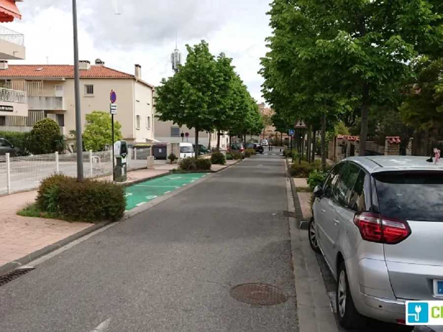 Borne de recharge électrique