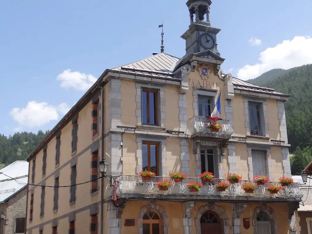 Mairie d'Aiguilles