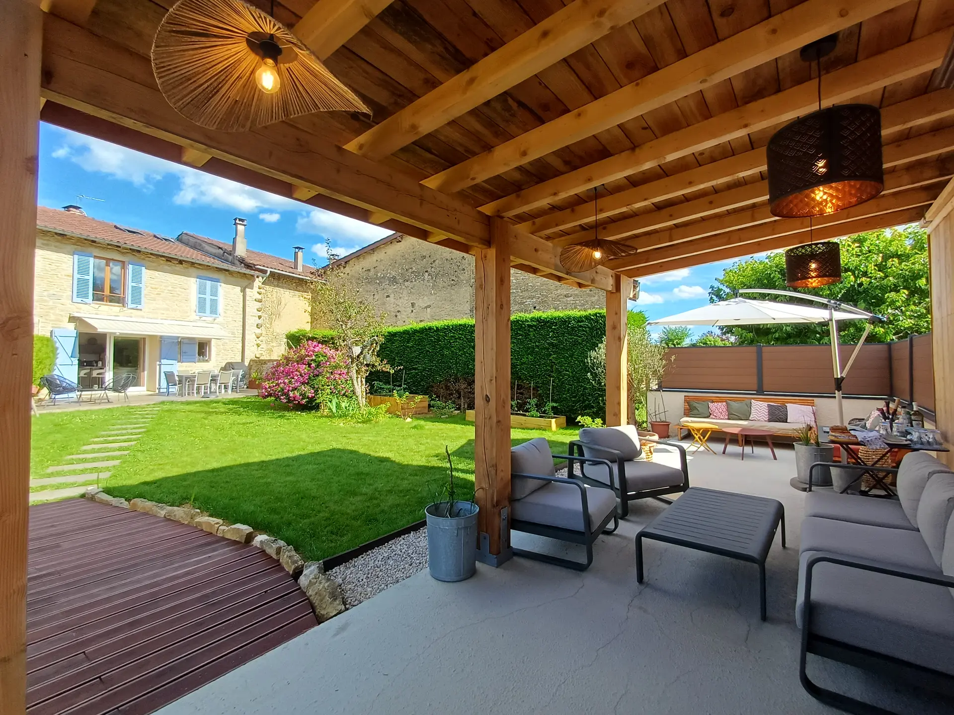 Terrasse avec coin salon