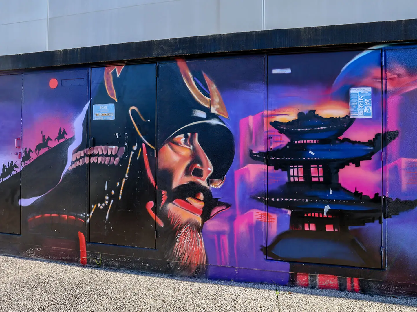 Poste électrique peint Kagemusha_Cannes - La Bocca