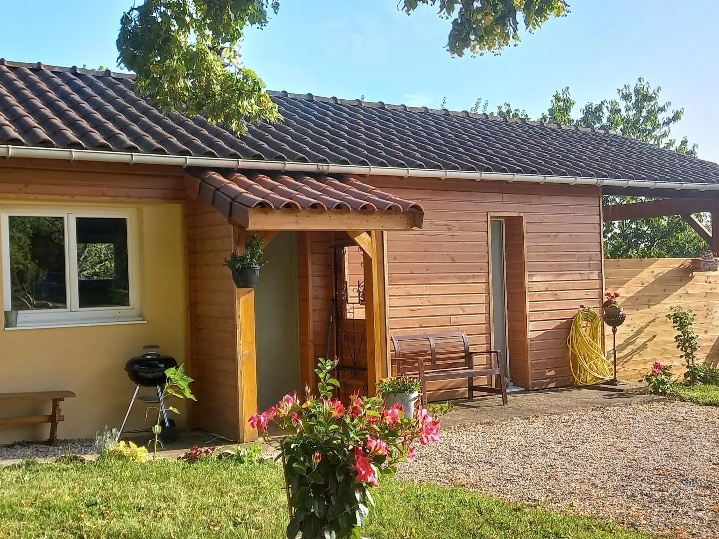 Vue récente avec séparation Terasse