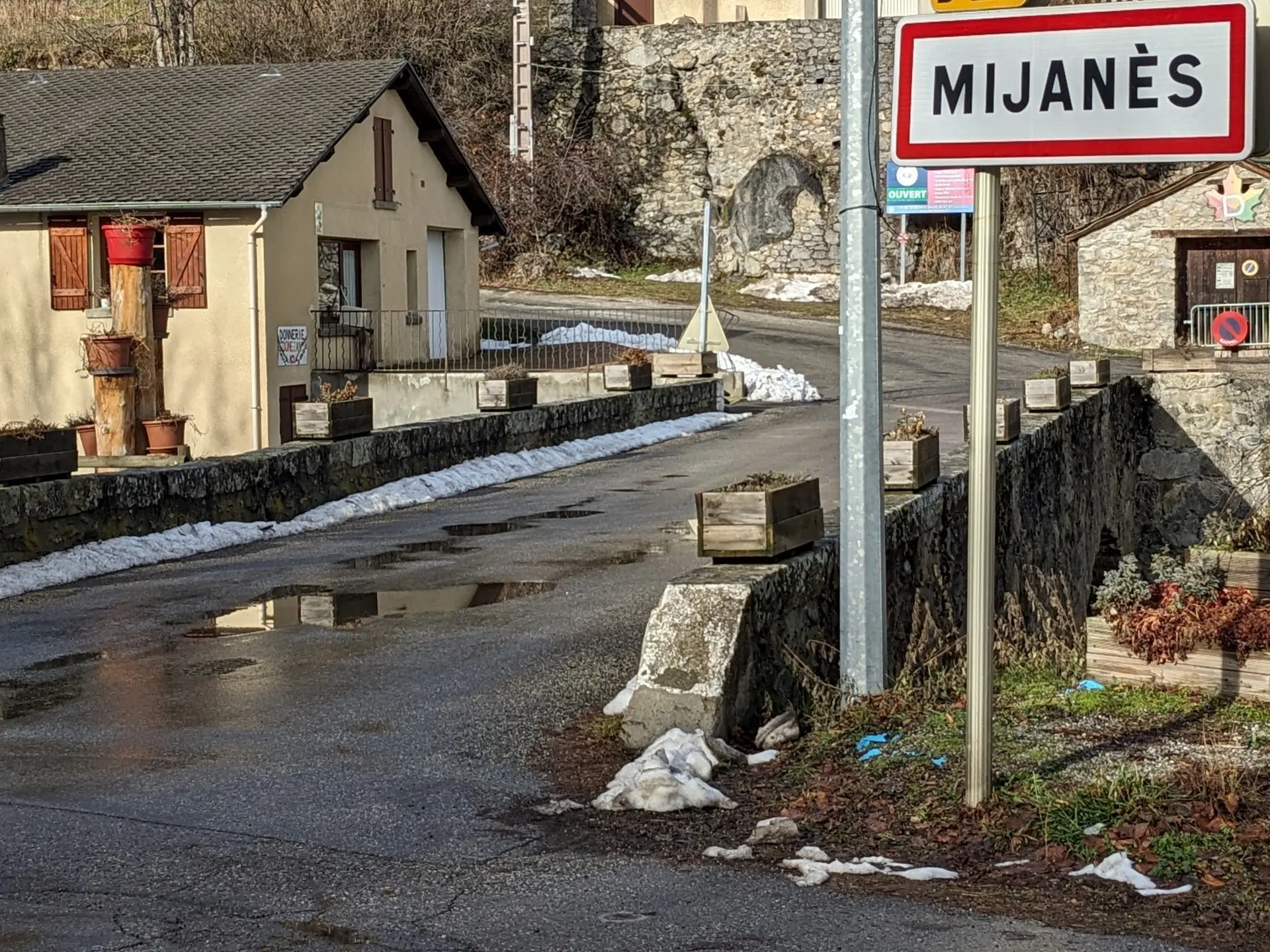 le pont de Mijanes l'hivers