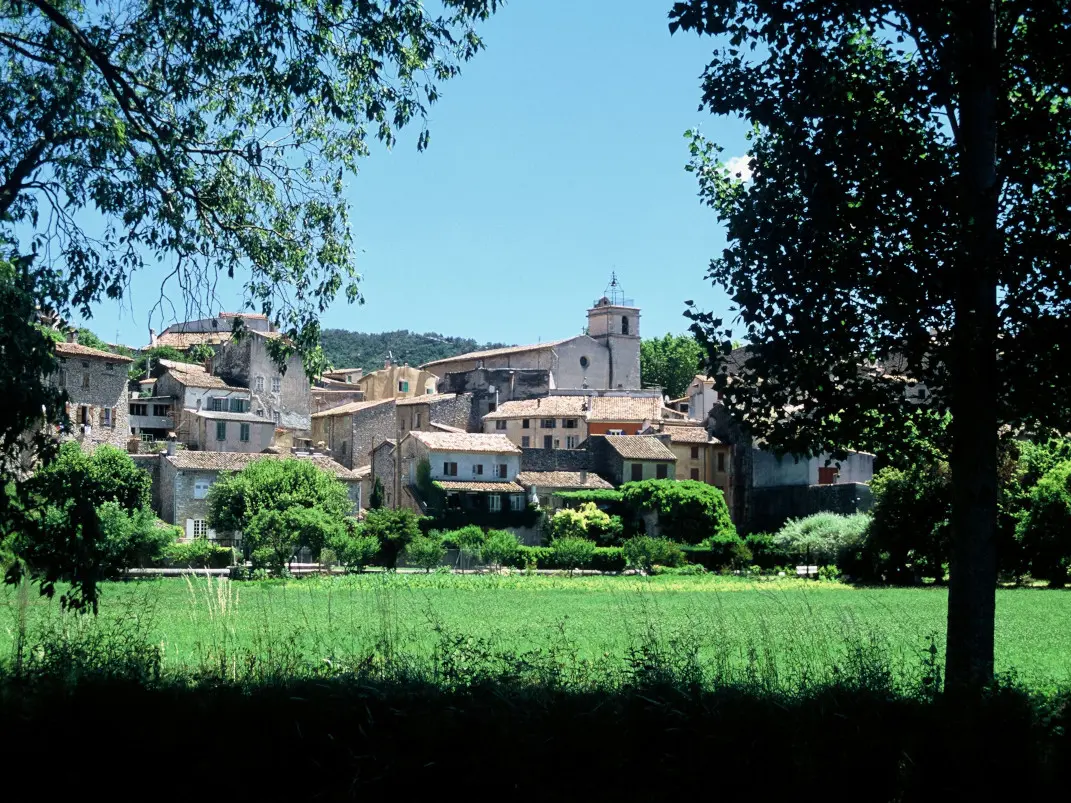 Vue sur le village de Bras