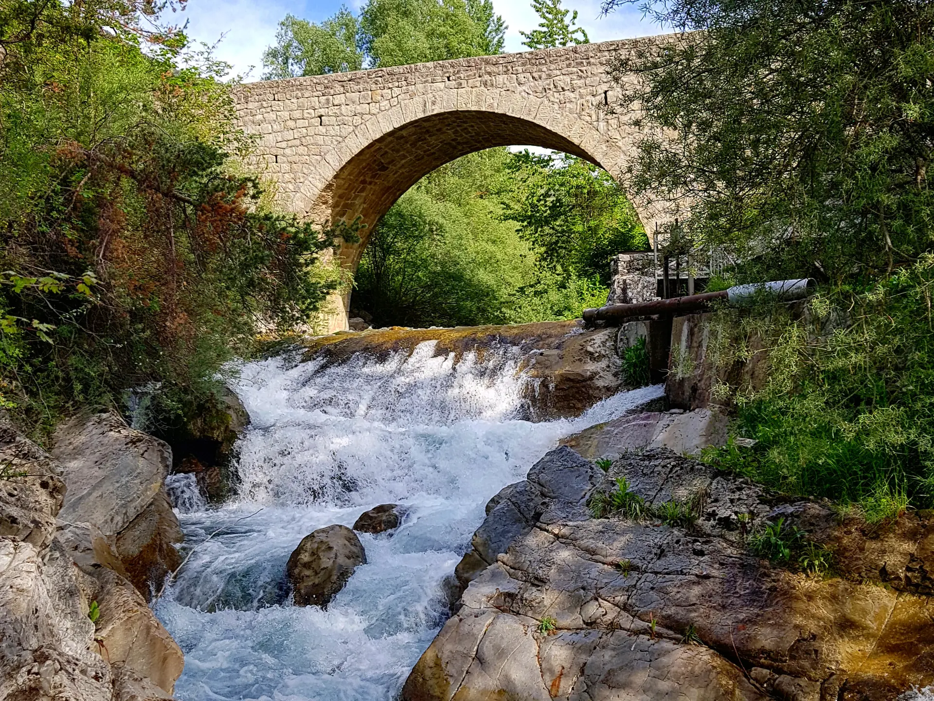 Pont sur la Vaïre