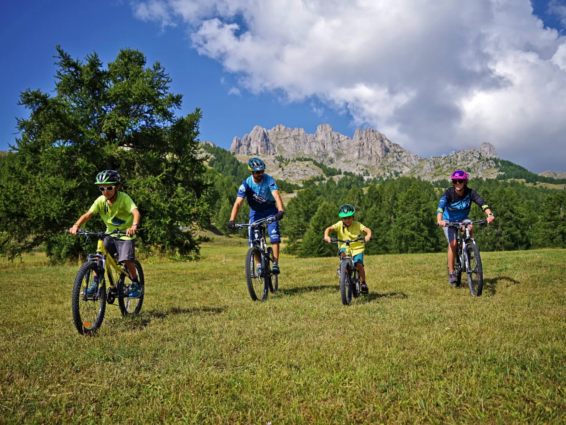 Sous les aiguilles de Chabrières