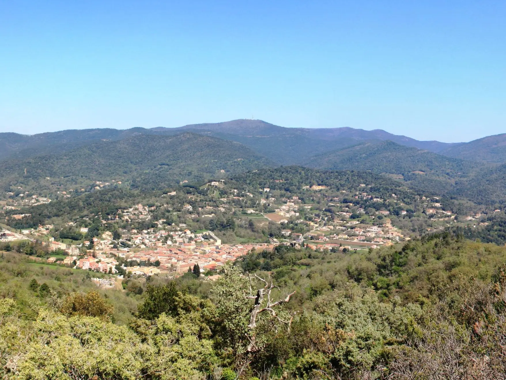 Vue du village depuis le sentier botanique