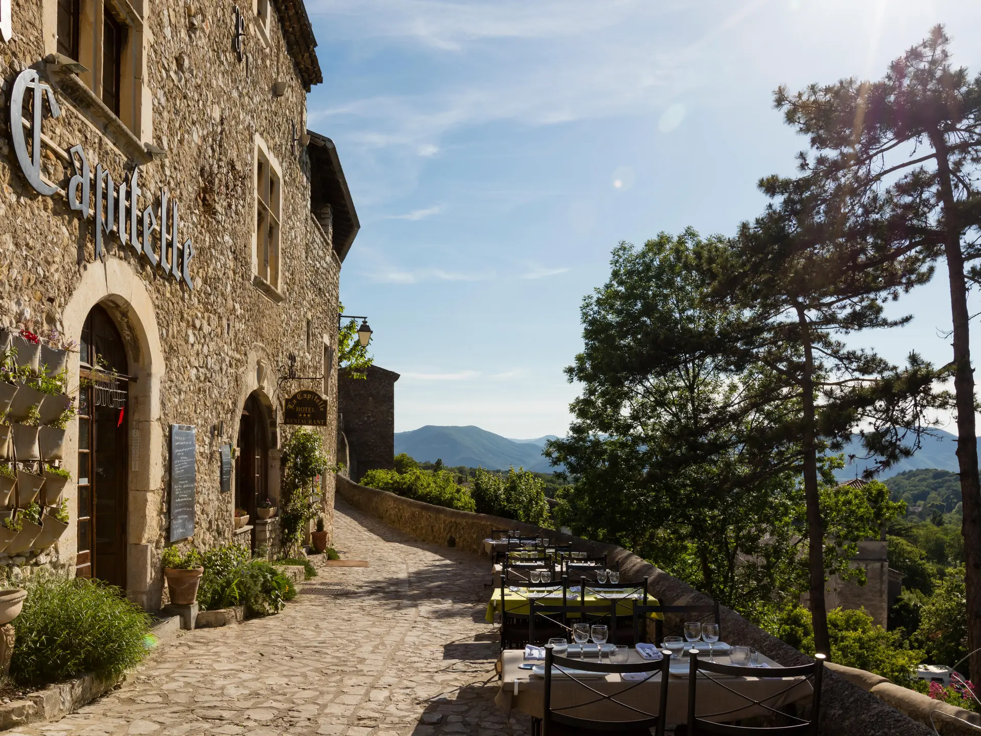 Hôtel Restaurant La Capitelle