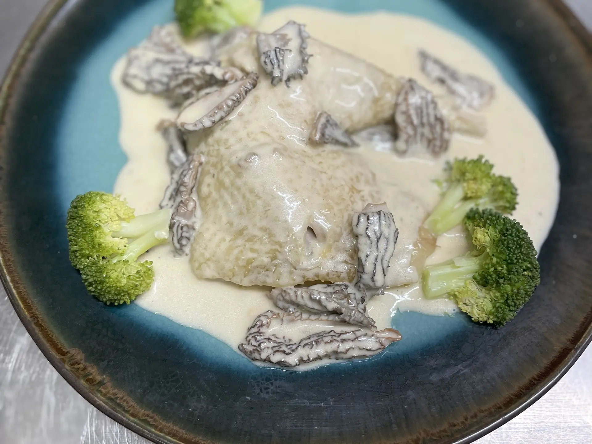 Volaille de bresse aux morilles