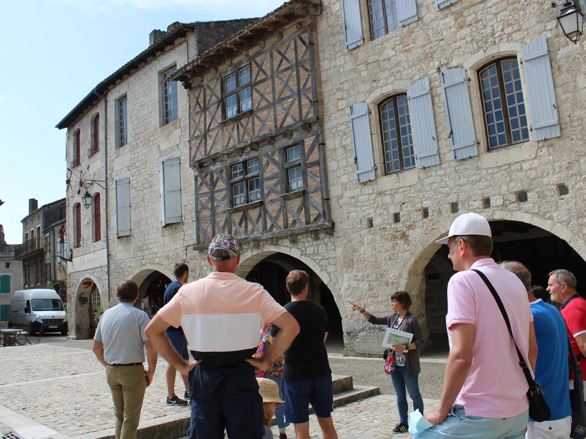 Groupe en visite de Lauzerte