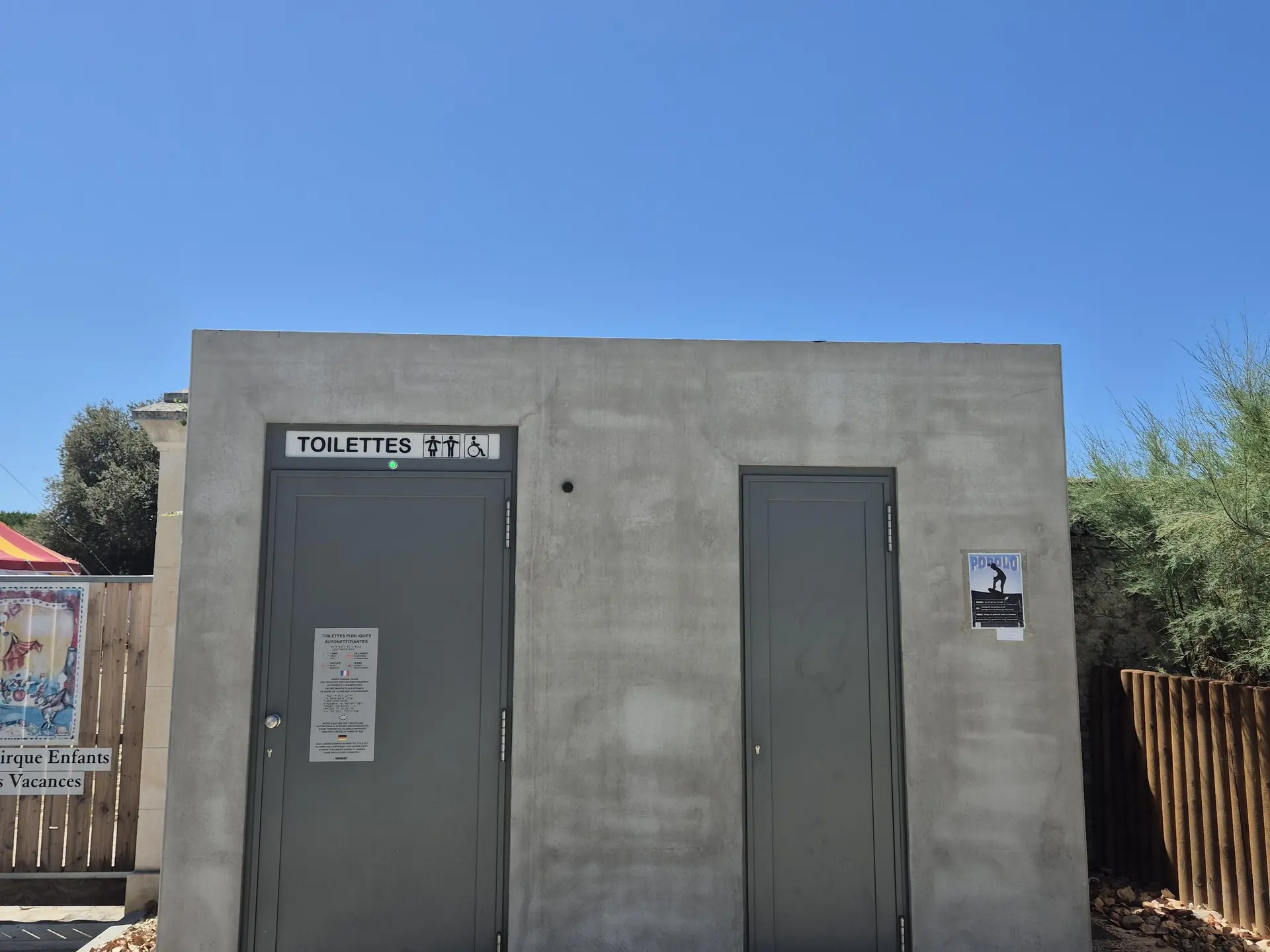Toilette publique Skate Park_La Flotte