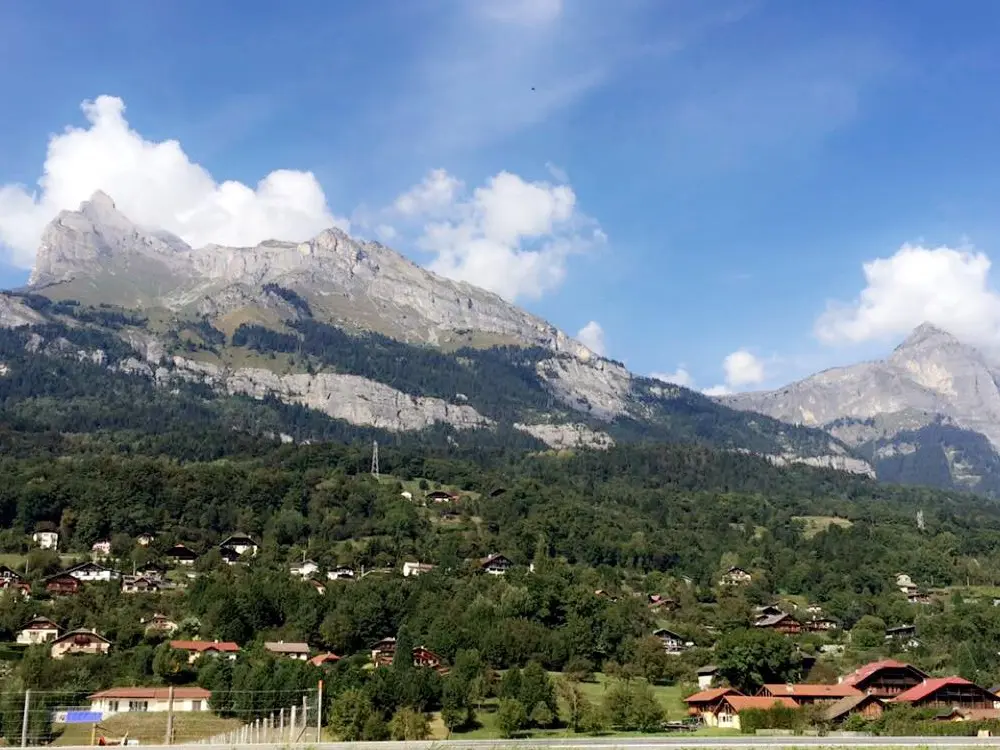 Chaine des fiz vue depuis la vallée