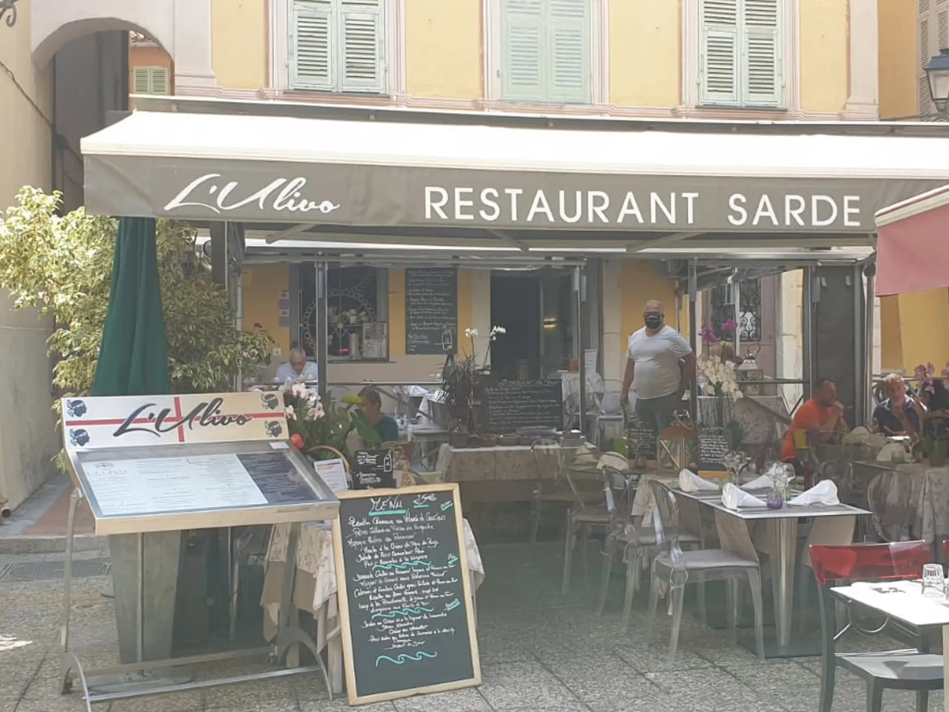 Terrasse / entrée du restaurant L'Ulivo