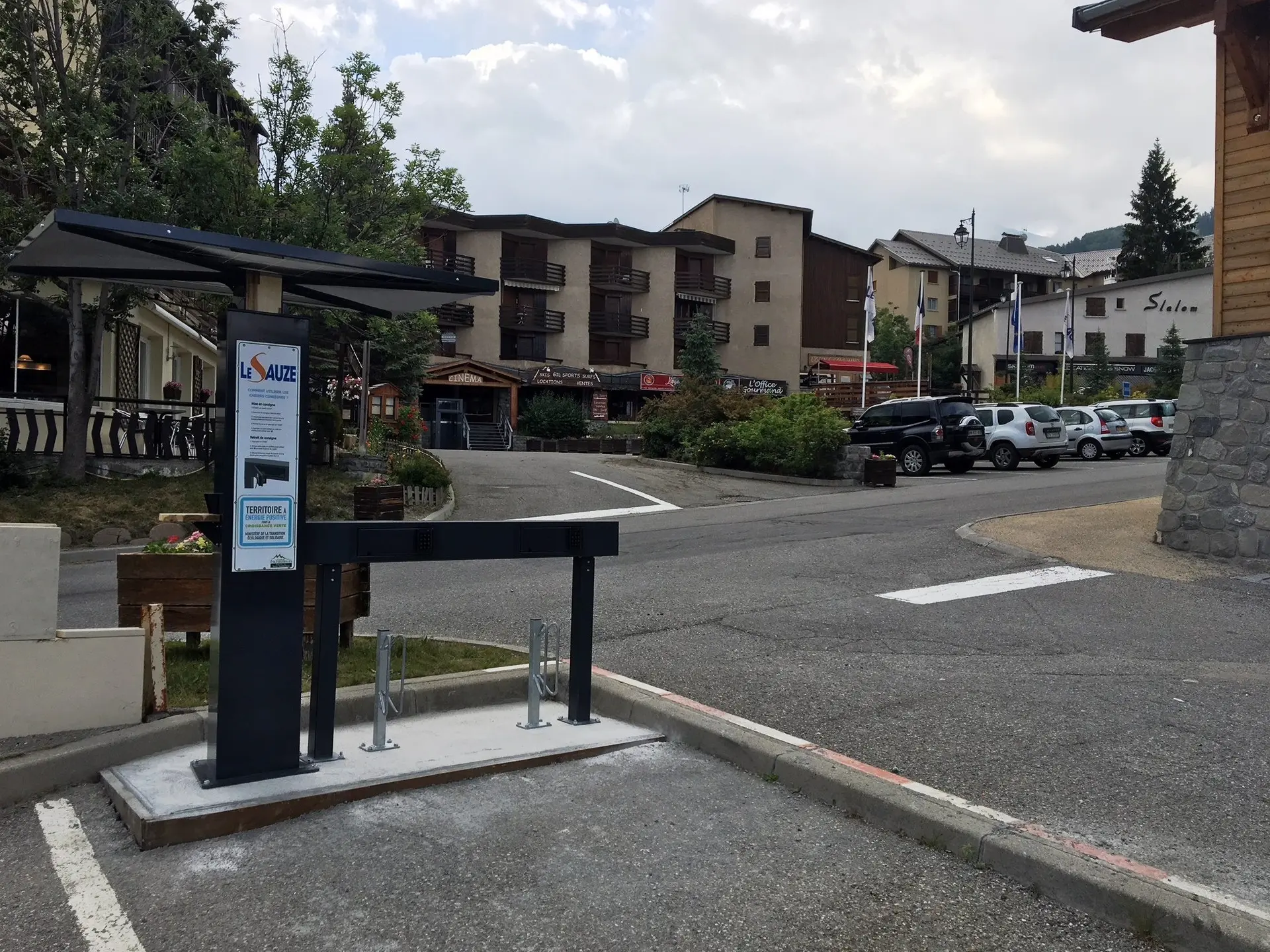 Totem de recharge solaire