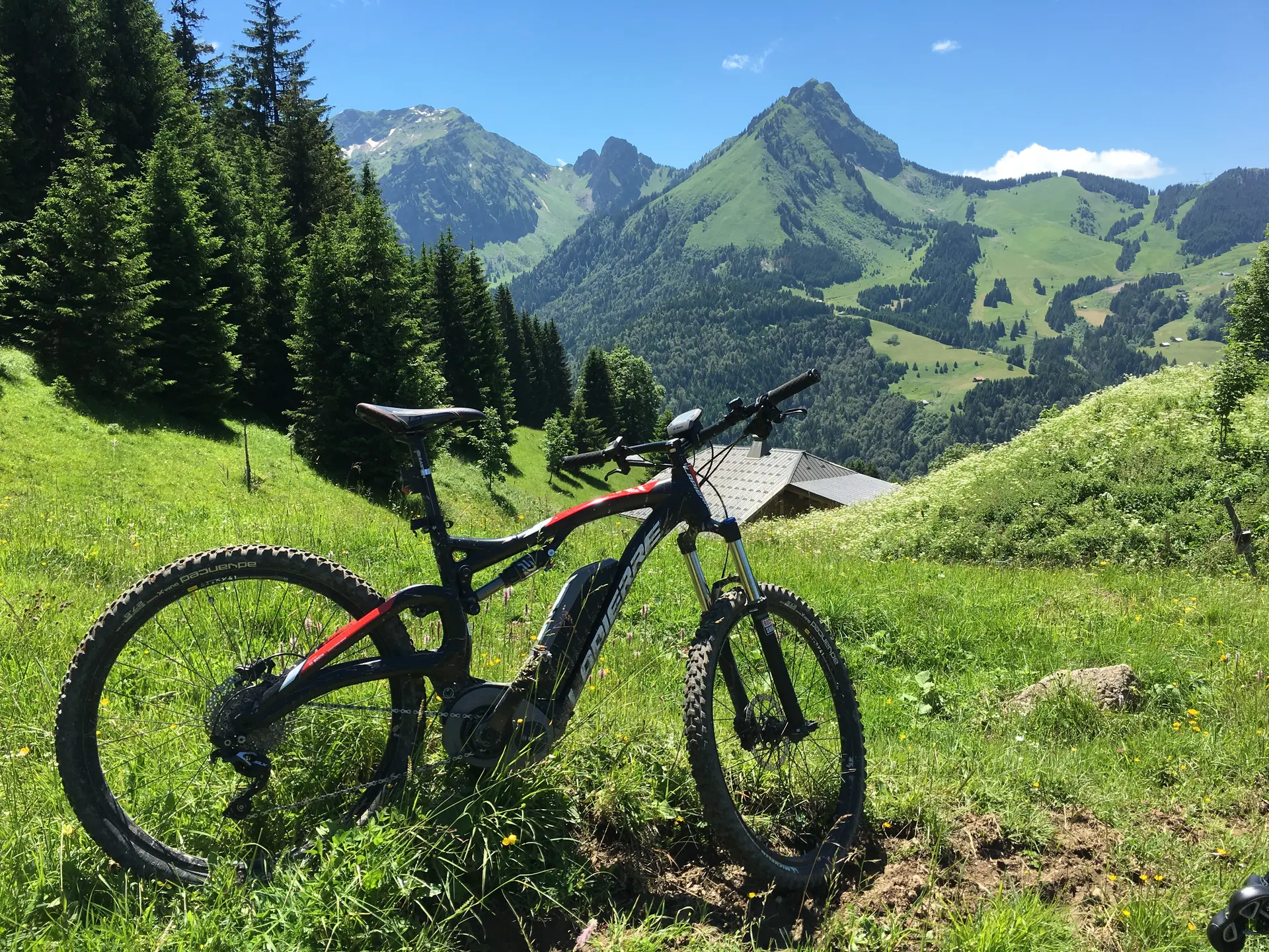 Randonnée VTT électrique à Abondance et dans les Portes du Soleil