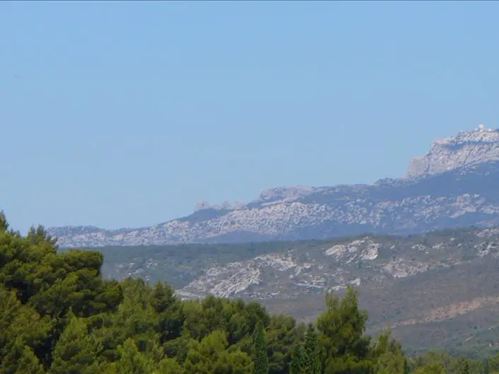 Vue sur le massif de la Sainte-Baume du Beausset