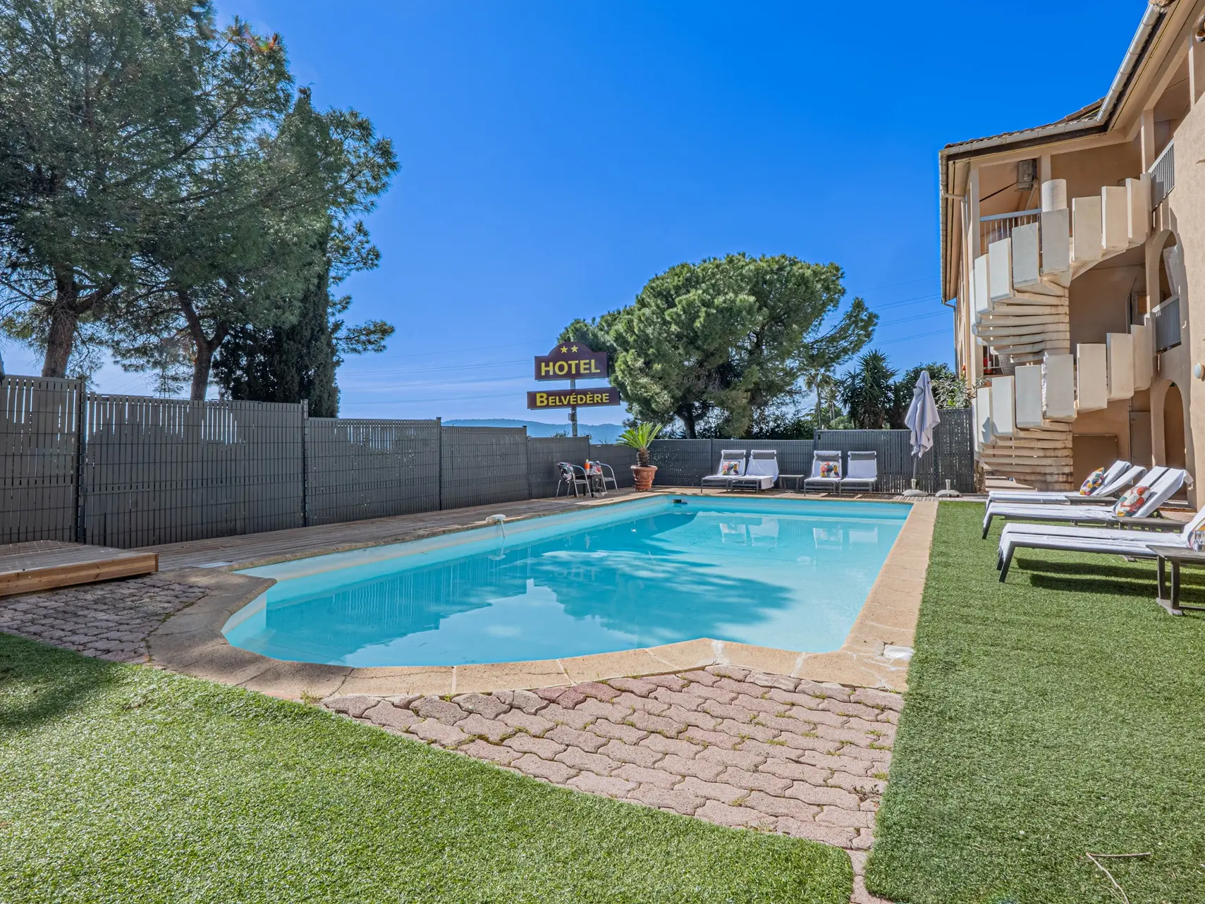 Piscine de l'hôtel Belvédère à Mougins