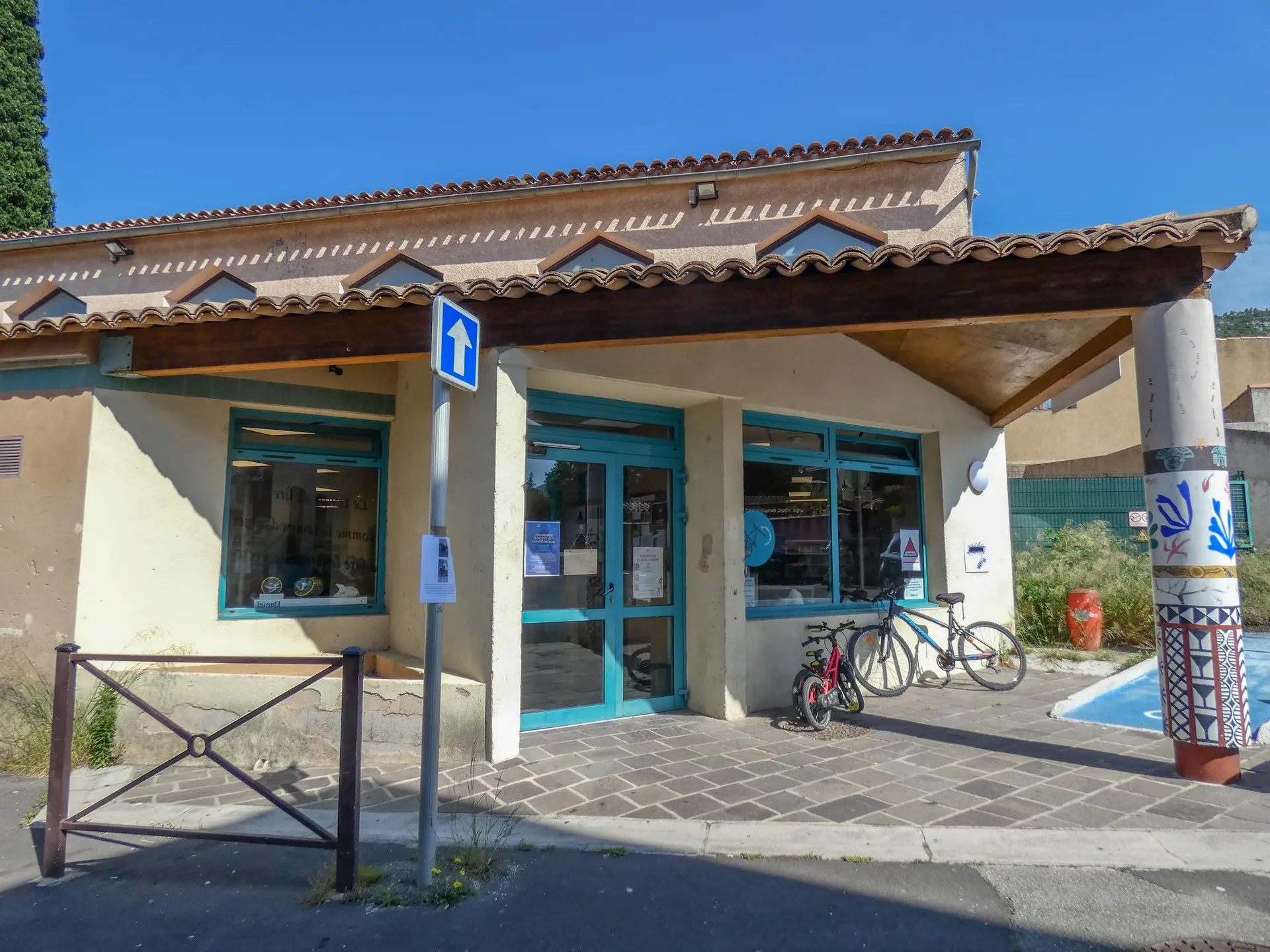 Devanture de la médiathèque
