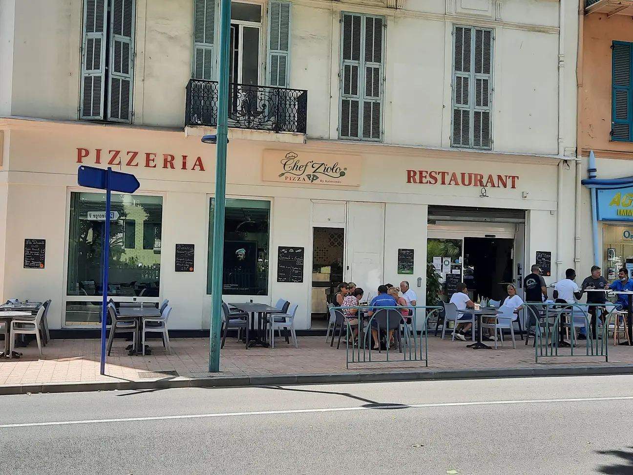 Terrasse de la pizzeria ChefnZïolo