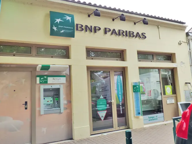 BNP Façade