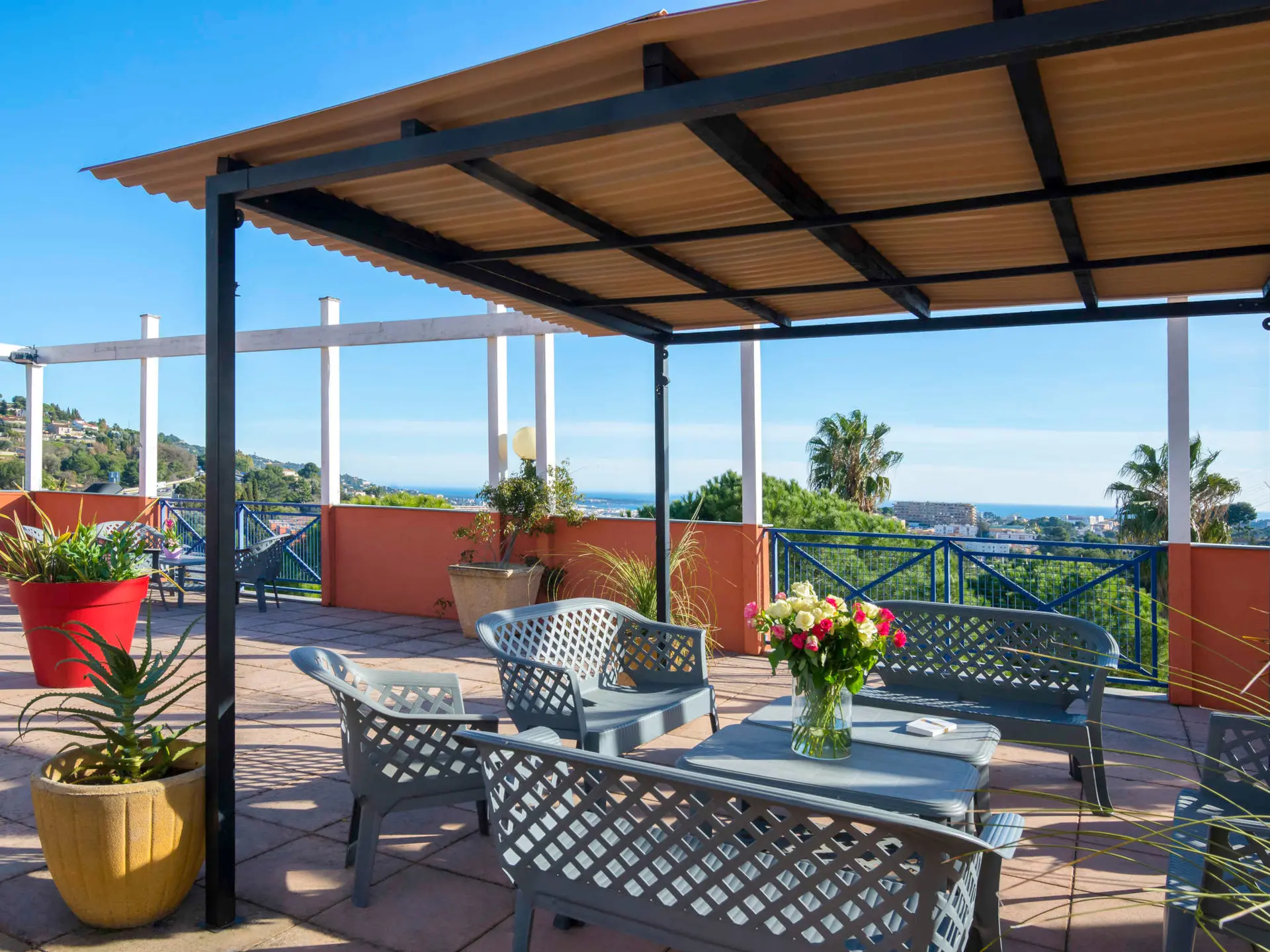 Terrasse Hôtel Ibis Budget Cannes Mougins