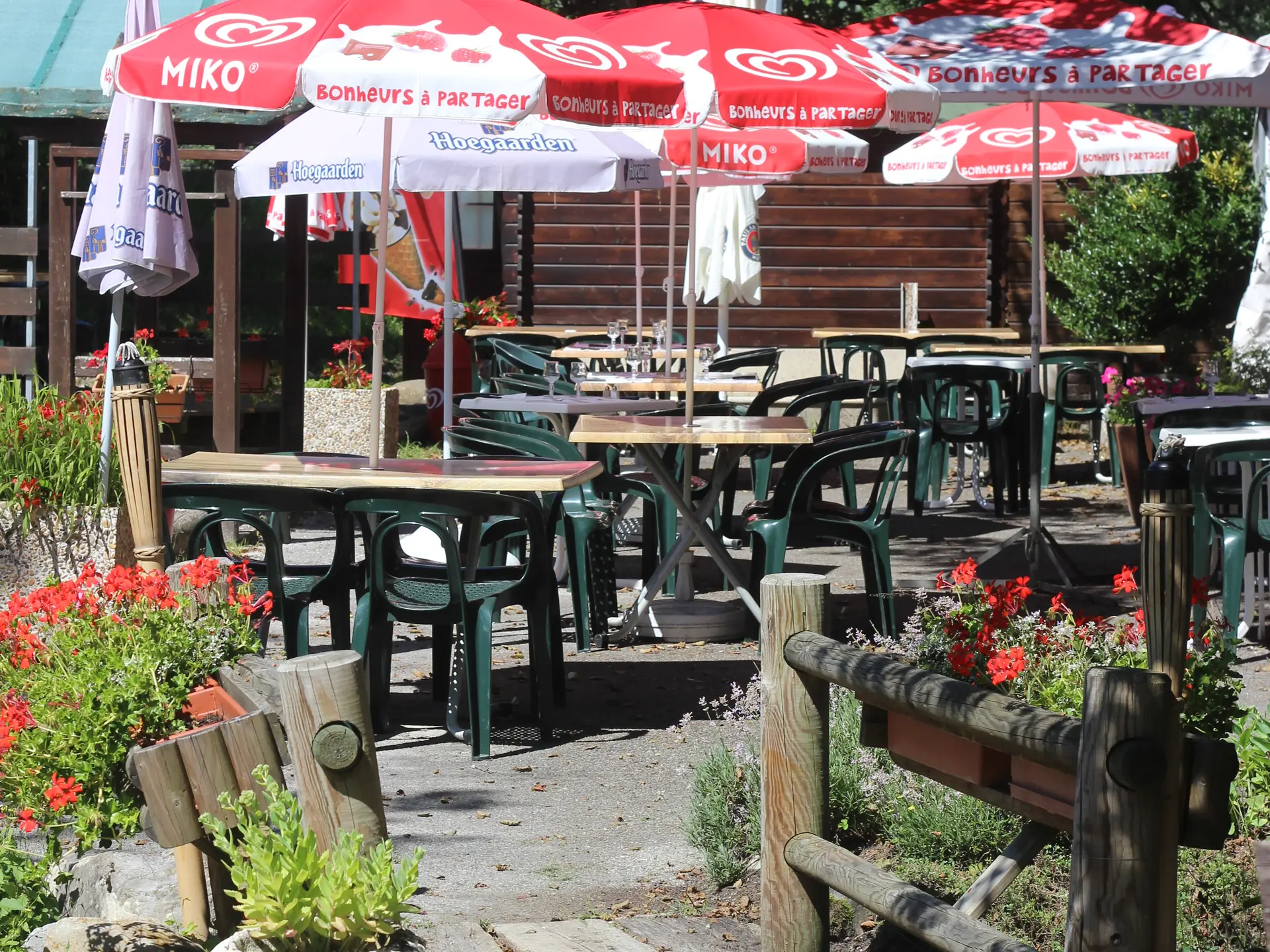 complexe de loisirs_lathuile_terrasse_snack