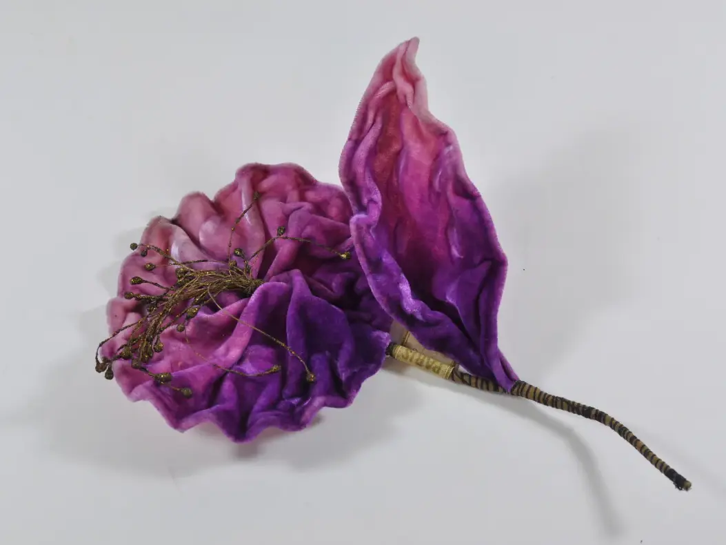 fleur violette en tissu velours