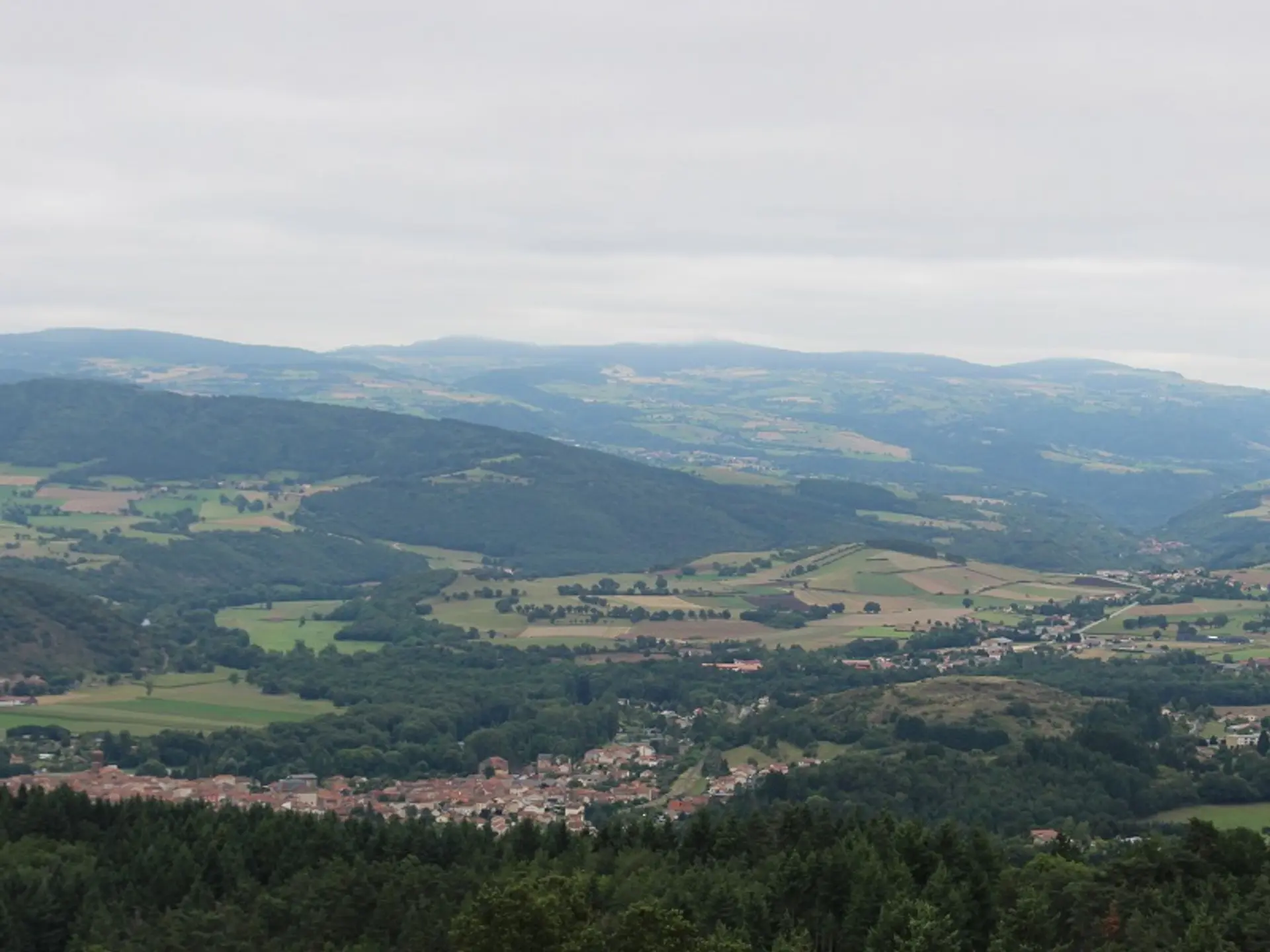 Vue sur Langeac et la vallée de l'Allier