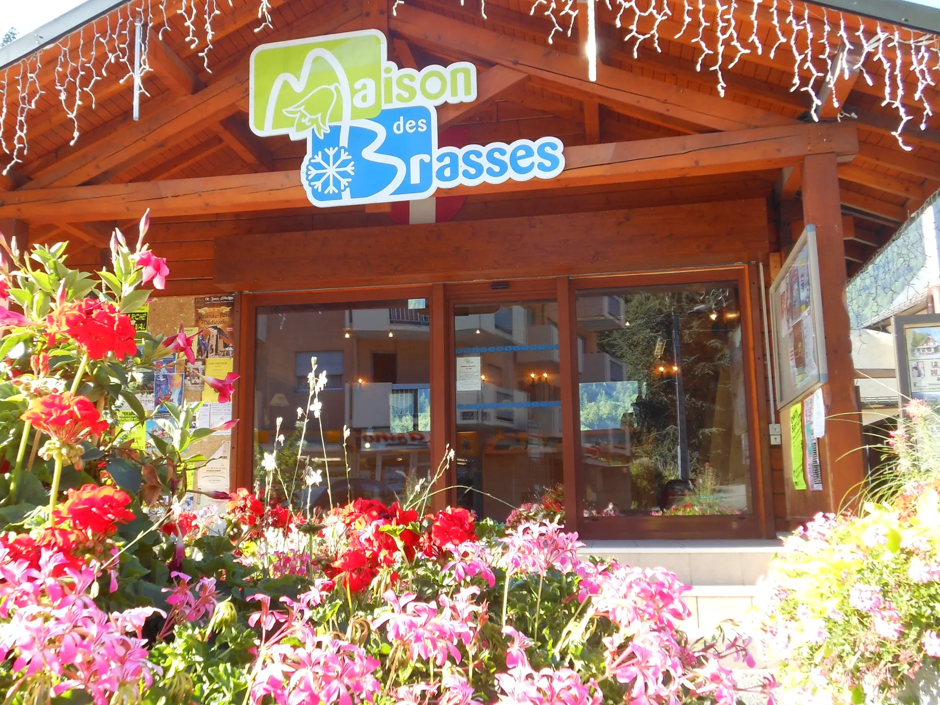 Photo de la facade de la Maison des Brasses de Saint-Jeoire