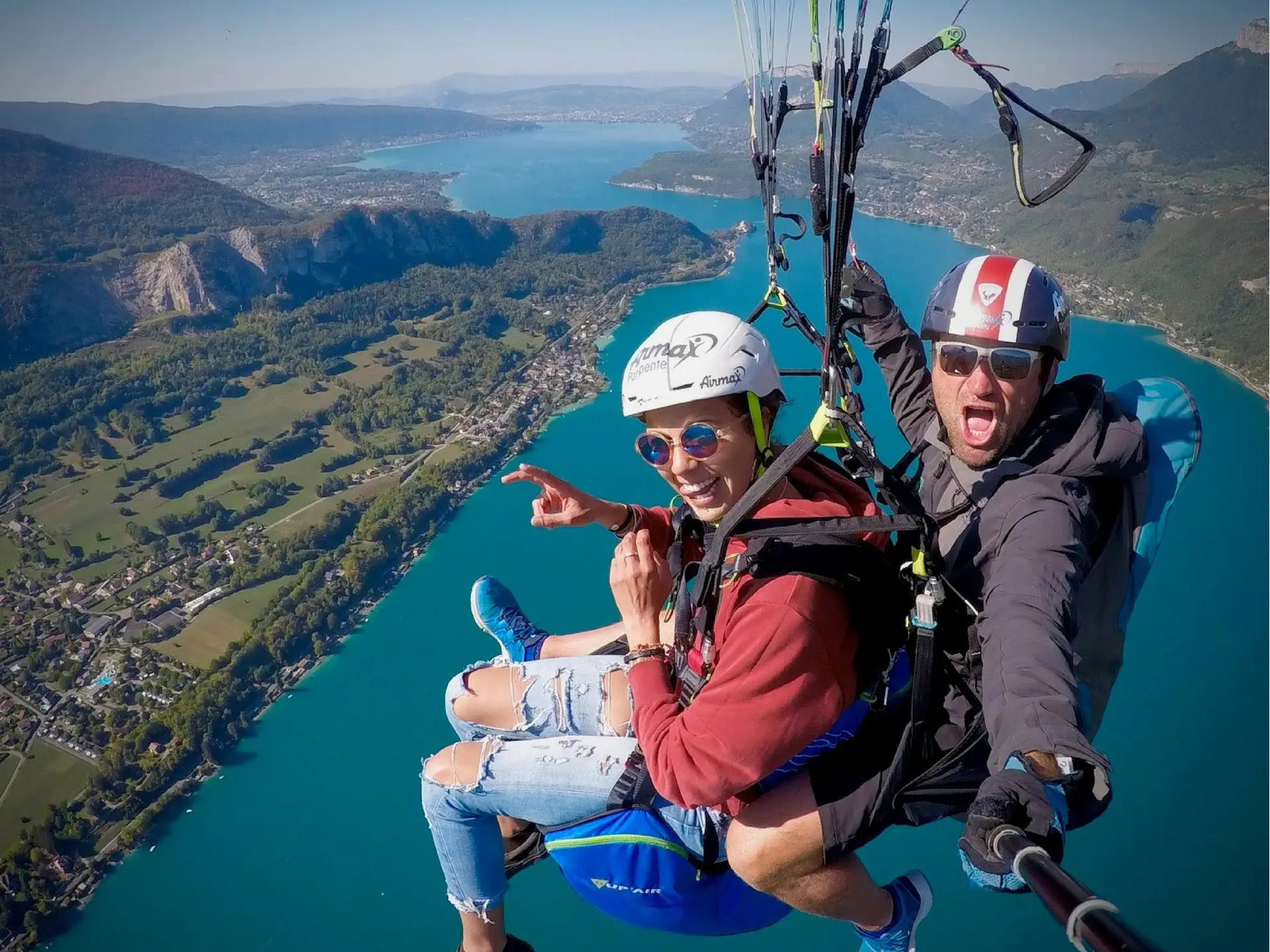 parapente au-dessus du lac d'Annecy