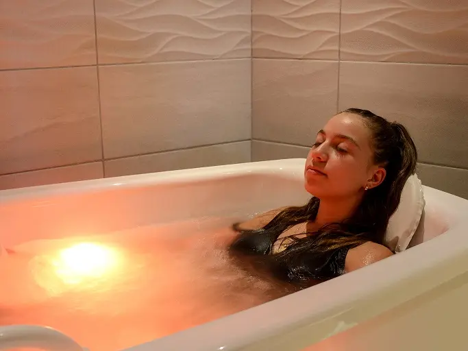 Le bain multijets chromothérapie / Apaisant et circulatoire_Ancelle