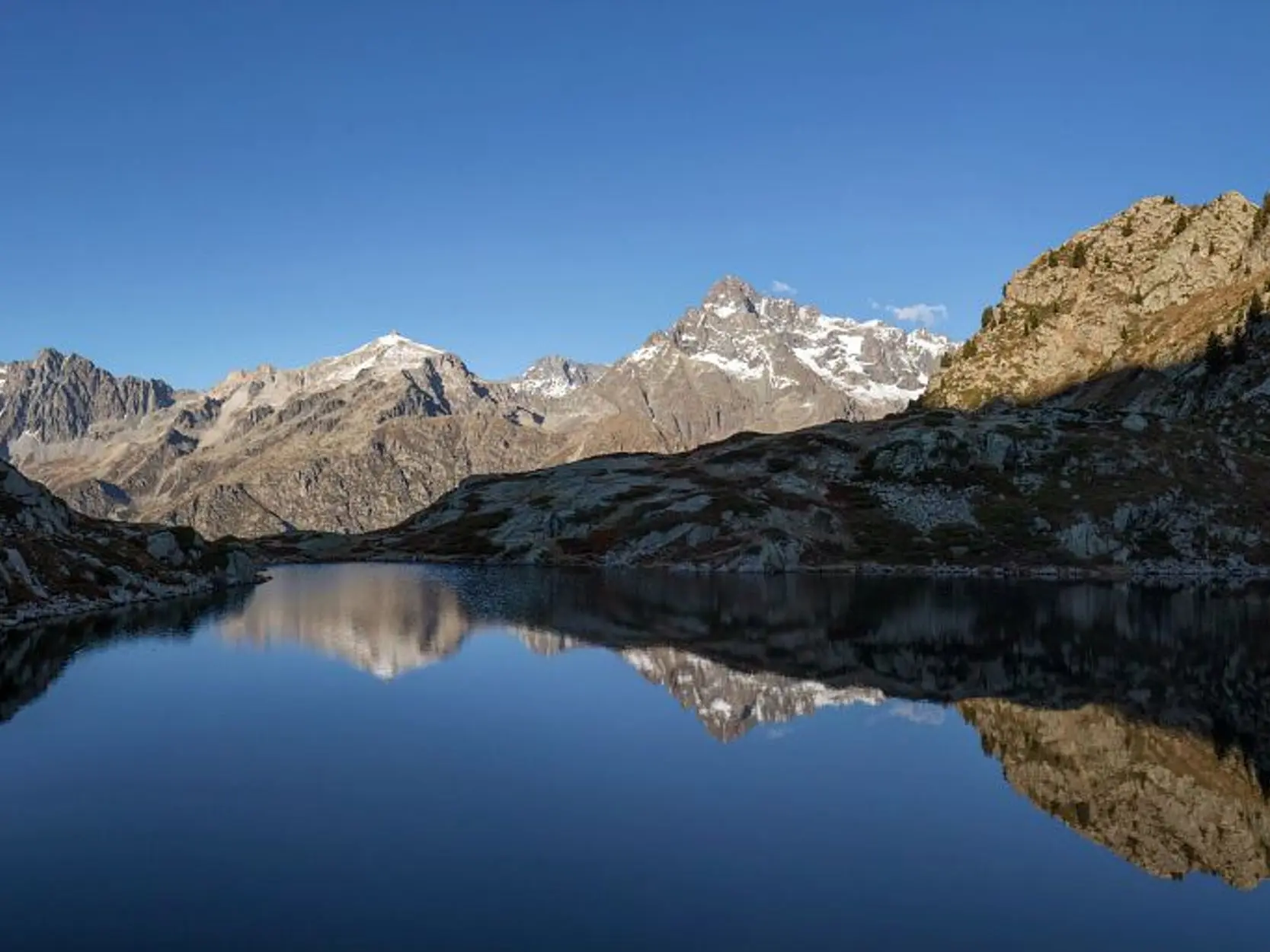 Lac de Pétral, l'Olan en fond