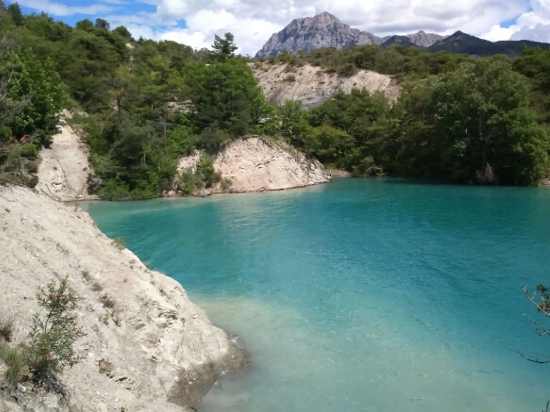 Une petite anse du lac de Serre-Ponçon