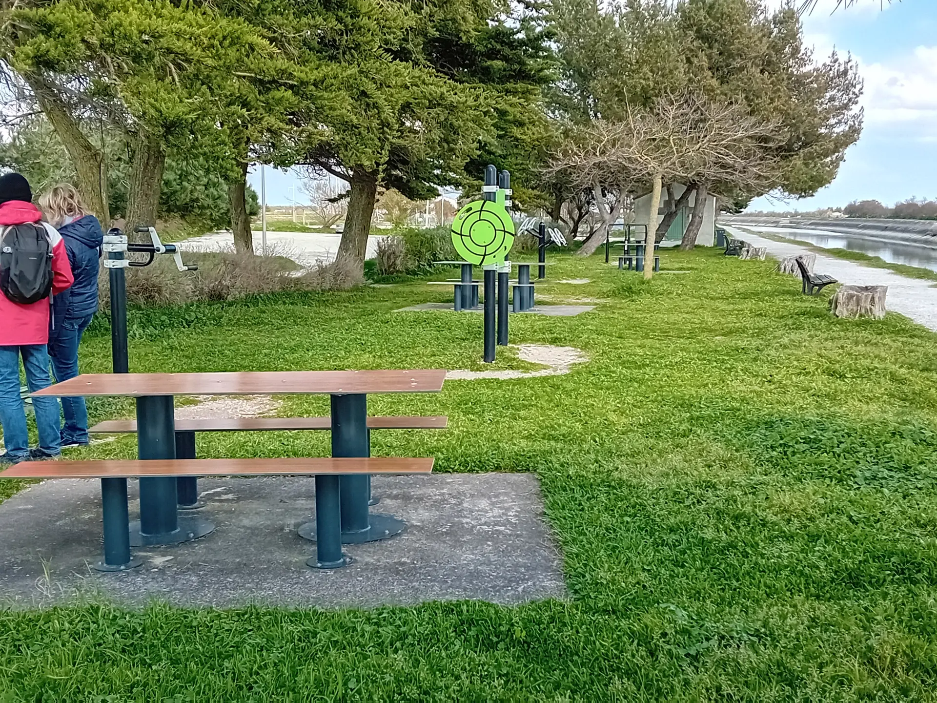 Ars-en-Ré harbour picnic area