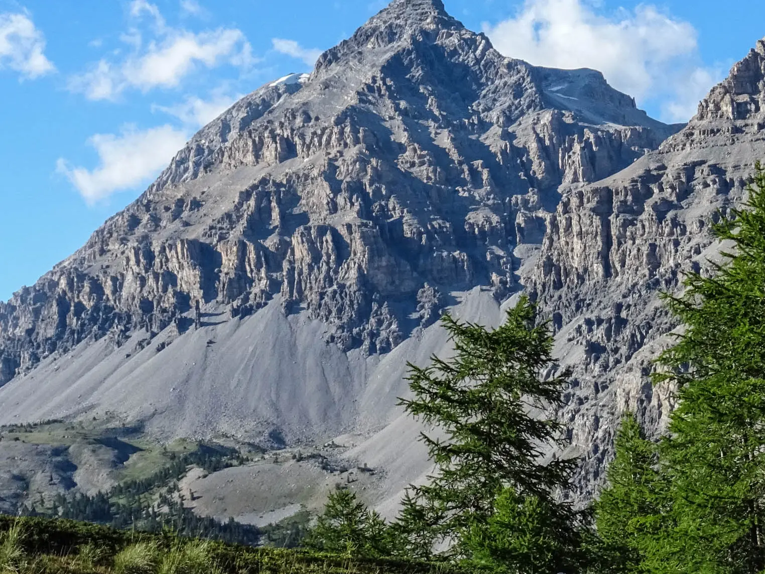 Beaux sentiers dans la Vallée Etroite