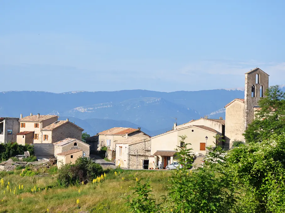 Sigoyer - Village et église