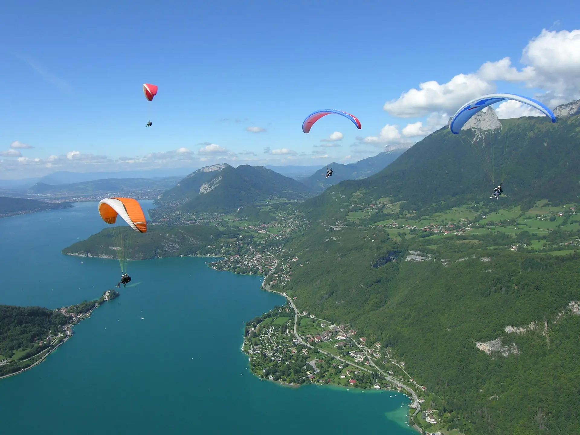 Parapentes en vol