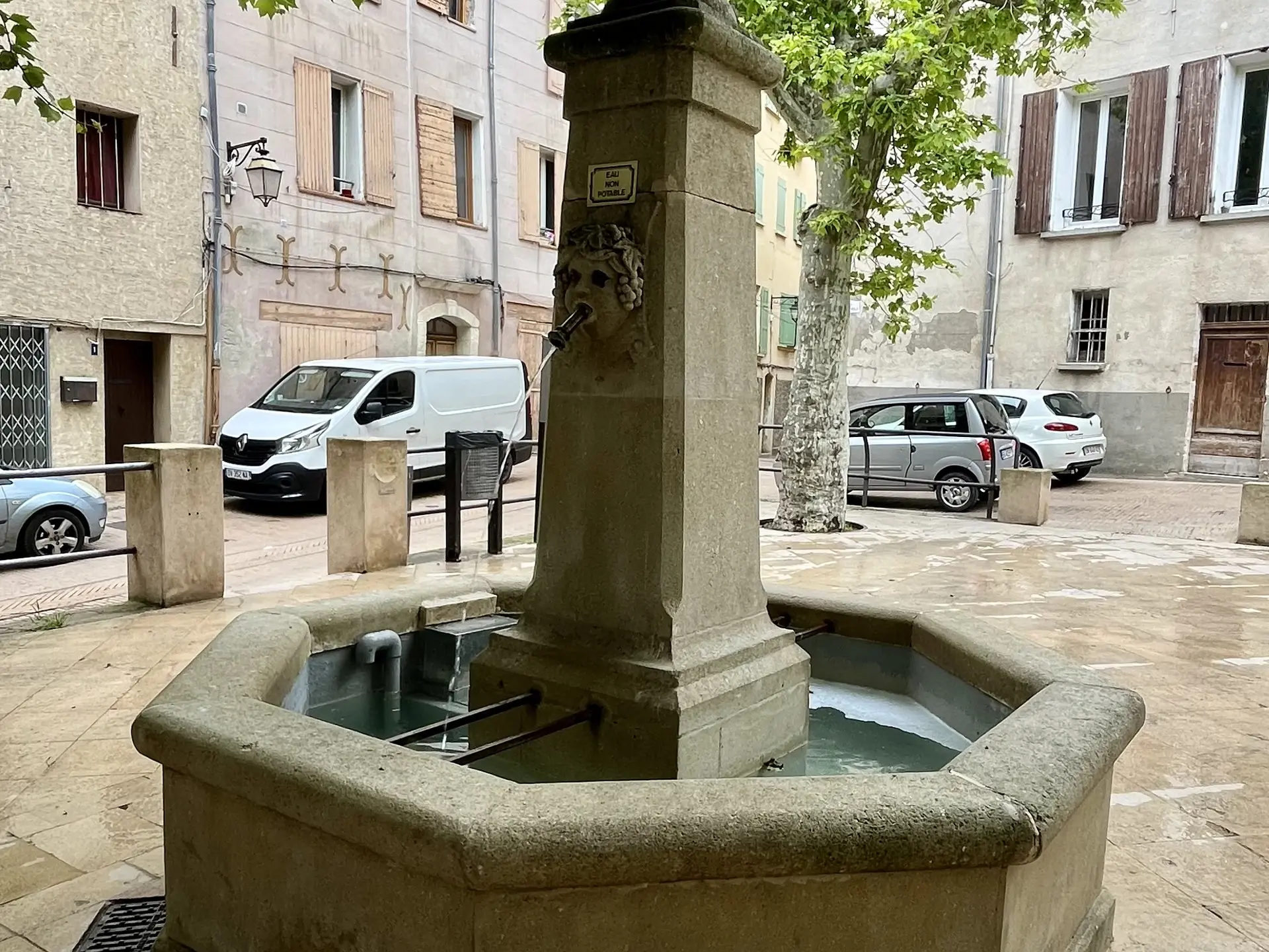 Fontaine place du Contrôle