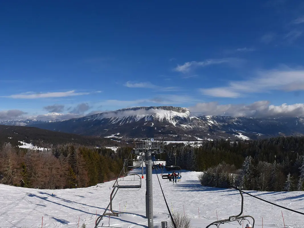 Vue depuis le sommet du télésiège de l'Orionde à La Féclaz