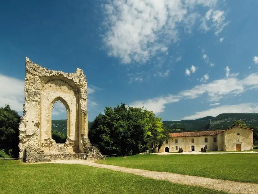 Vestiges de la chapelle castrale et Couvent des carmes- Beauvoir en Royans