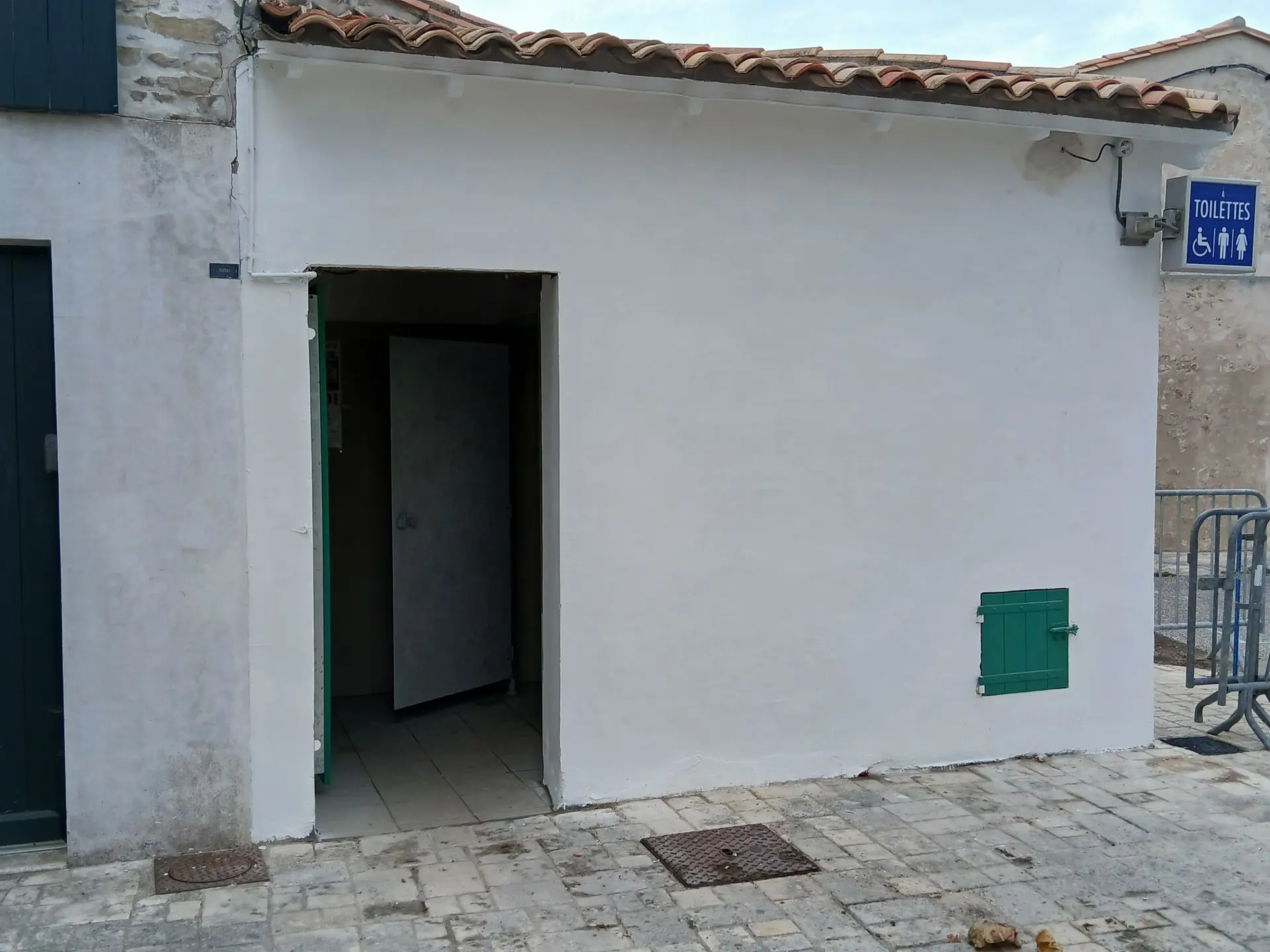 Public toilets at Place Carnot