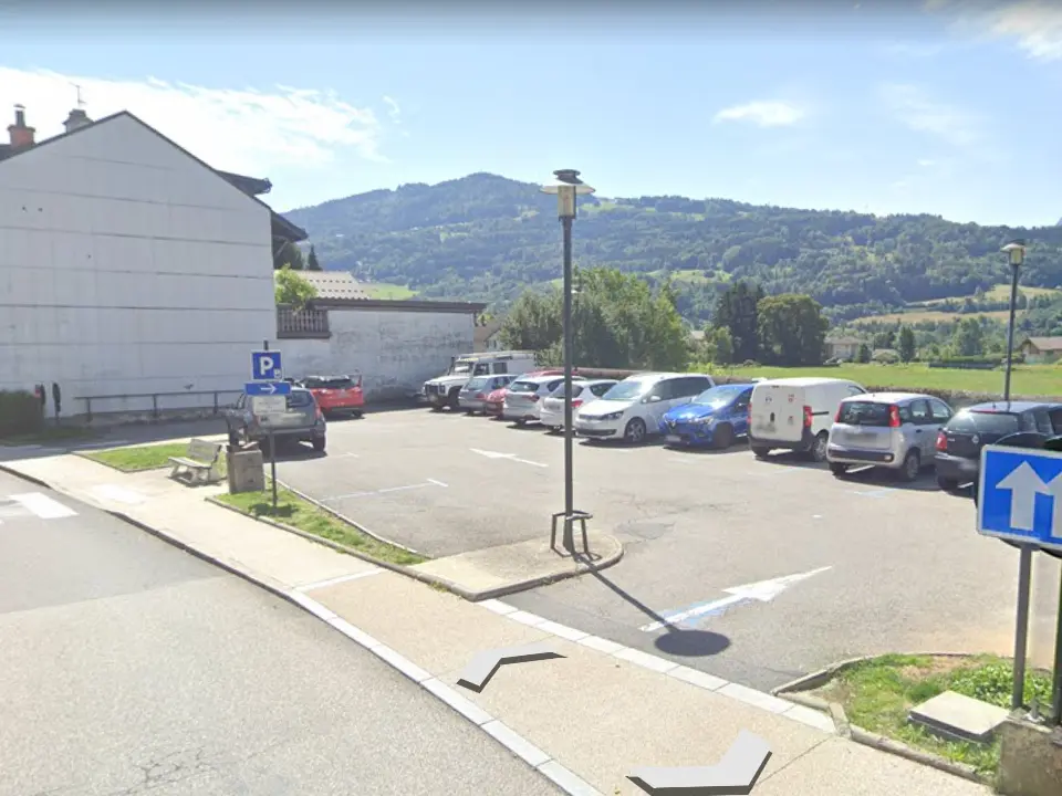 Parking Route de Samoens