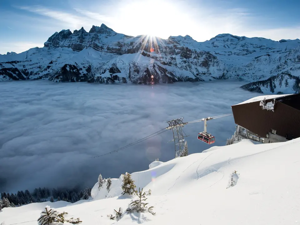 Téléphérique de Champéry pour attendre la Croix de Culet - départ de l'itinéraire.